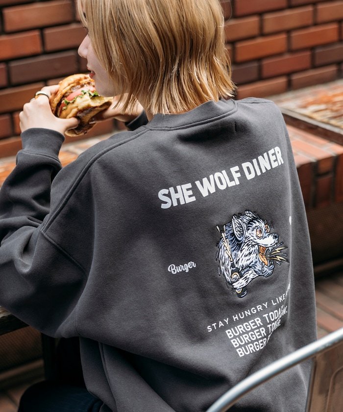 SHE WOLF DINER×FREAK'S STORE 特别订制大廓形后背刺绣圆领卫衣/WOLF 【限量发售】25AW