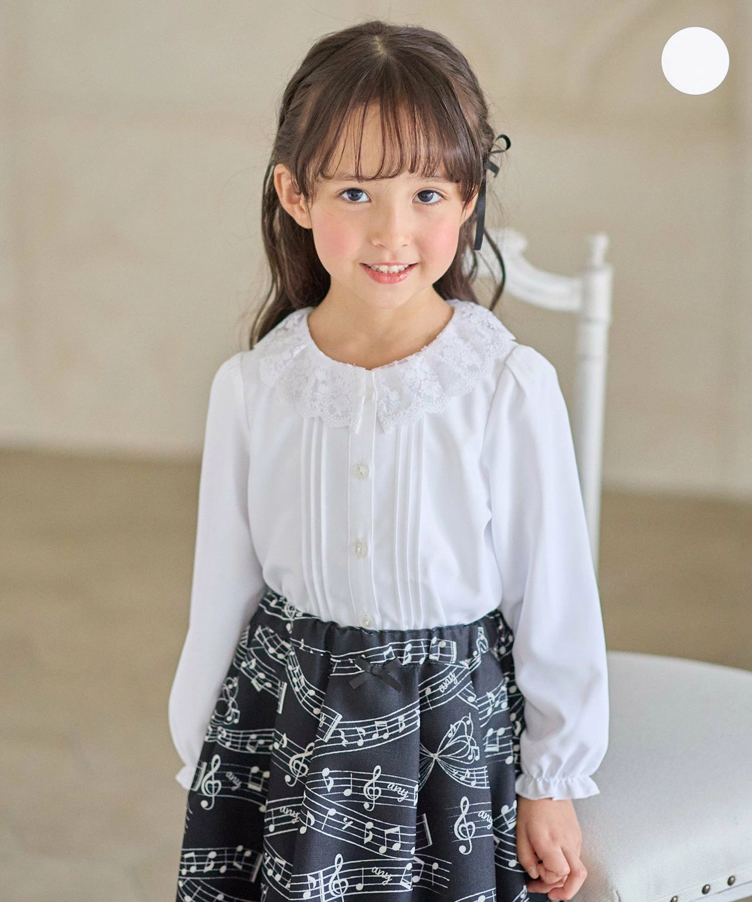 领子蕾丝衬衫