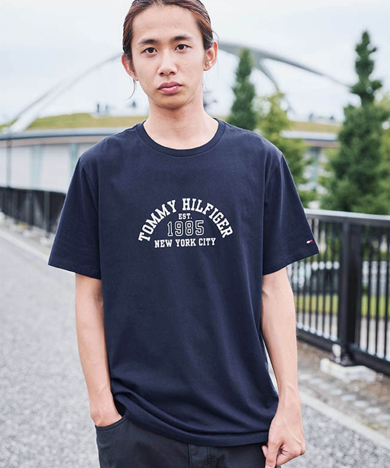[仅限在线] [男女皆宜] Tommy Hilfiger 拱门徽标 T 恤