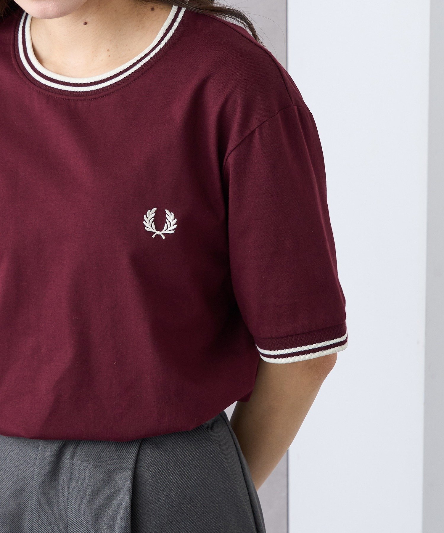 FRED PERRY/双尖头 T 恤 M1588 Fred Perry T 恤