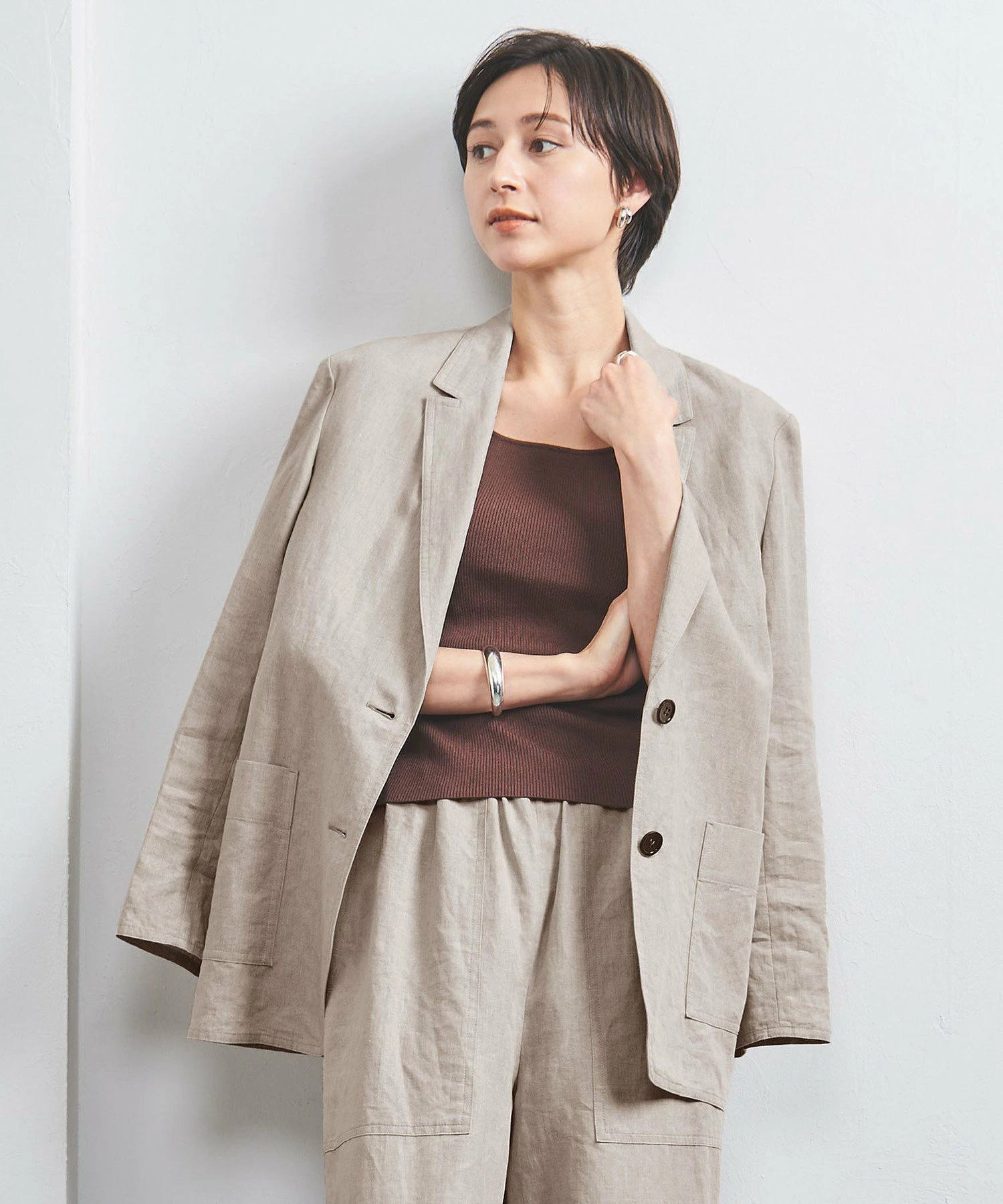 亚麻剪裁夹克