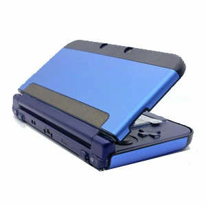 让您宝贵的身体保持凉爽。新款 3DS LL 兼容金属硬壳