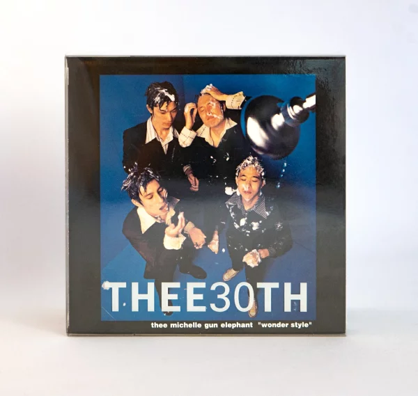 初次限定版【先到先得】PAPER SLEEVE CD BOX（“Columbia Records TMGE 成员亲笔签名彩纸（REPLICA）”（约 20 厘米 x 20 厘米））特典 THEE MICHELLE GUN ELEPHANT