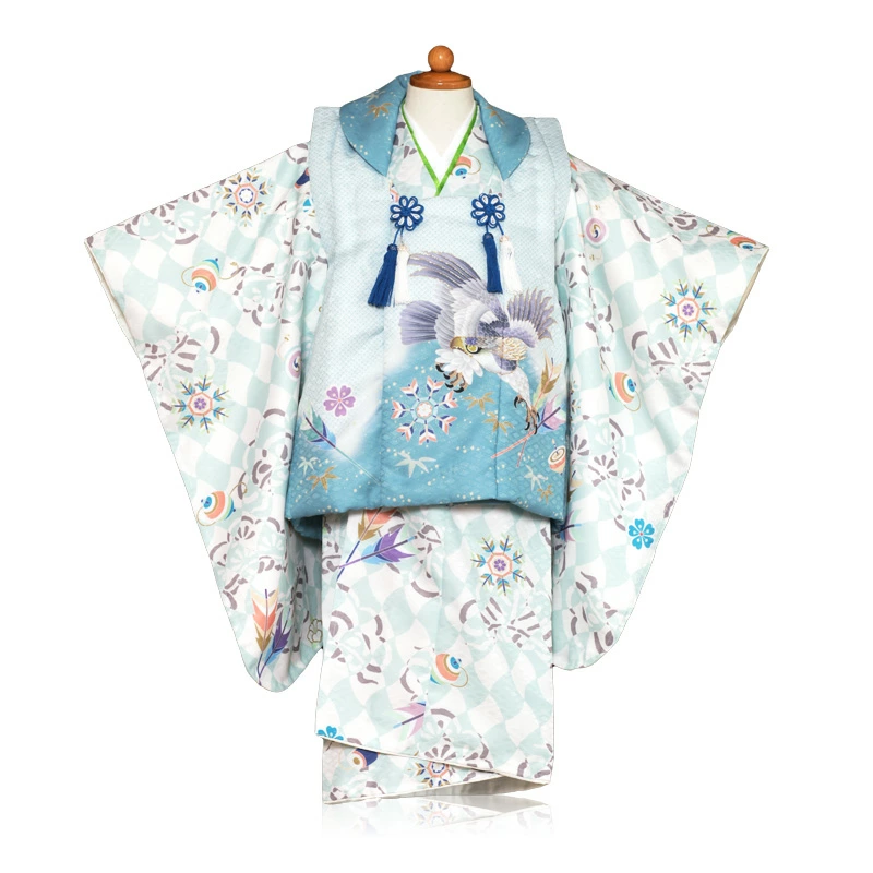 名古屋服装出租提供参拜（参拜）时的租赁、婴儿服装租赁、初穿租赁等服务。扎浴衣、单物浴衣、有松扎浴衣也很受欢迎。我们还提供和服清洁（清洗）、去污、七五三摄影、长袖和毕业袴等服务。