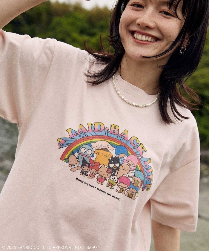 <尺寸扩展已添加> Sanrio 角色彩虹摇滚 T 恤 25SS