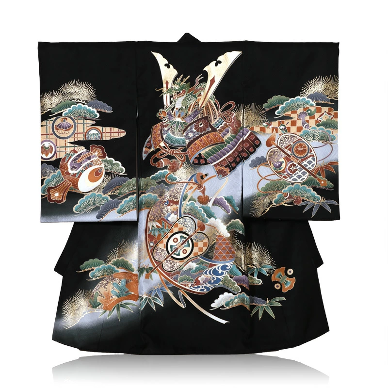 名古屋服装出租提供参拜（参拜）时的租赁、婴儿服装租赁、初穿租赁等服务。扎浴衣、单物浴衣、有松扎浴衣也很受欢迎。我们还提供和服清洁（清洗）、去污、七五三摄影、长袖和毕业袴等服务。