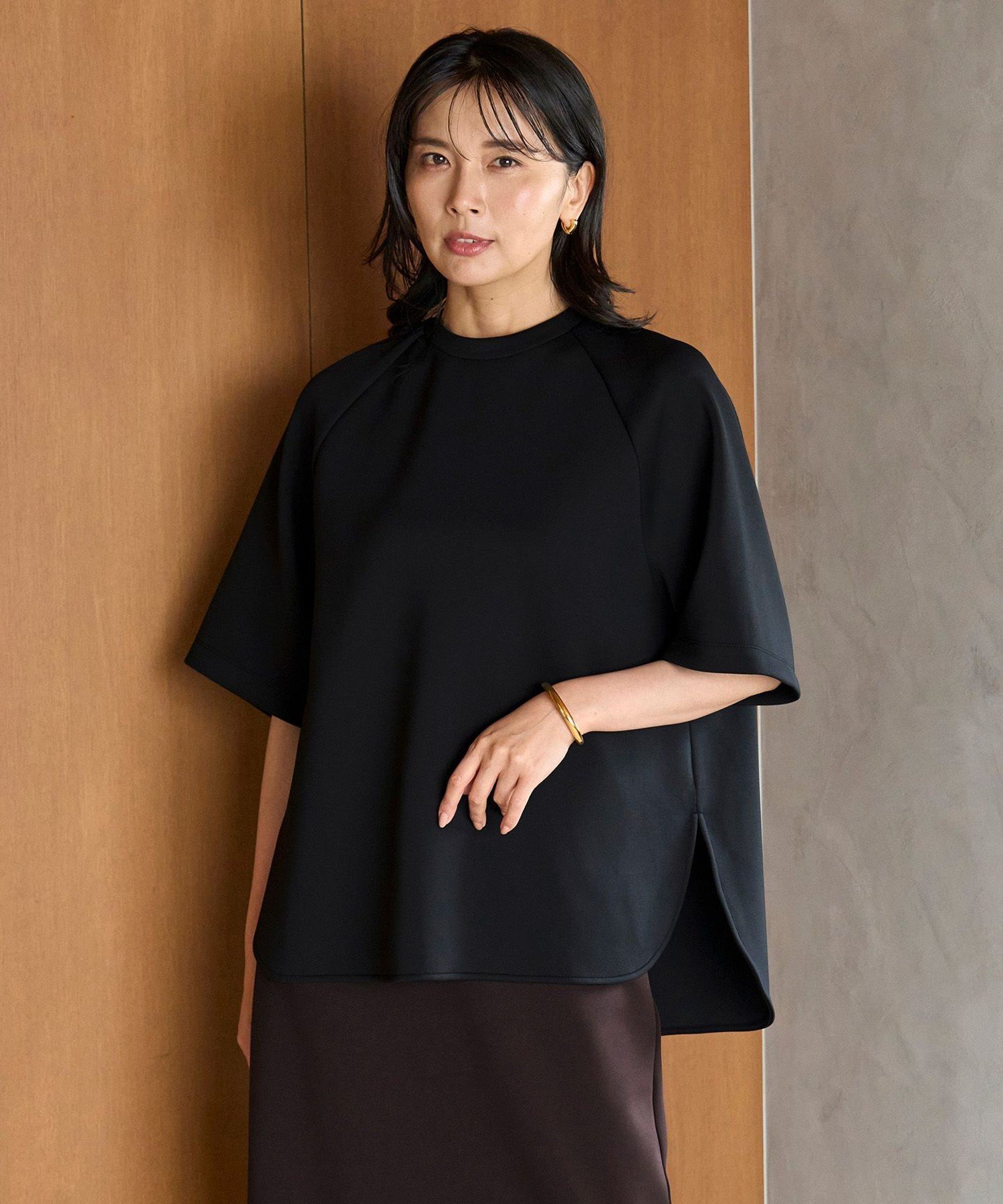 BEAUTY FORM JERSEY 浅色后拉链上衣