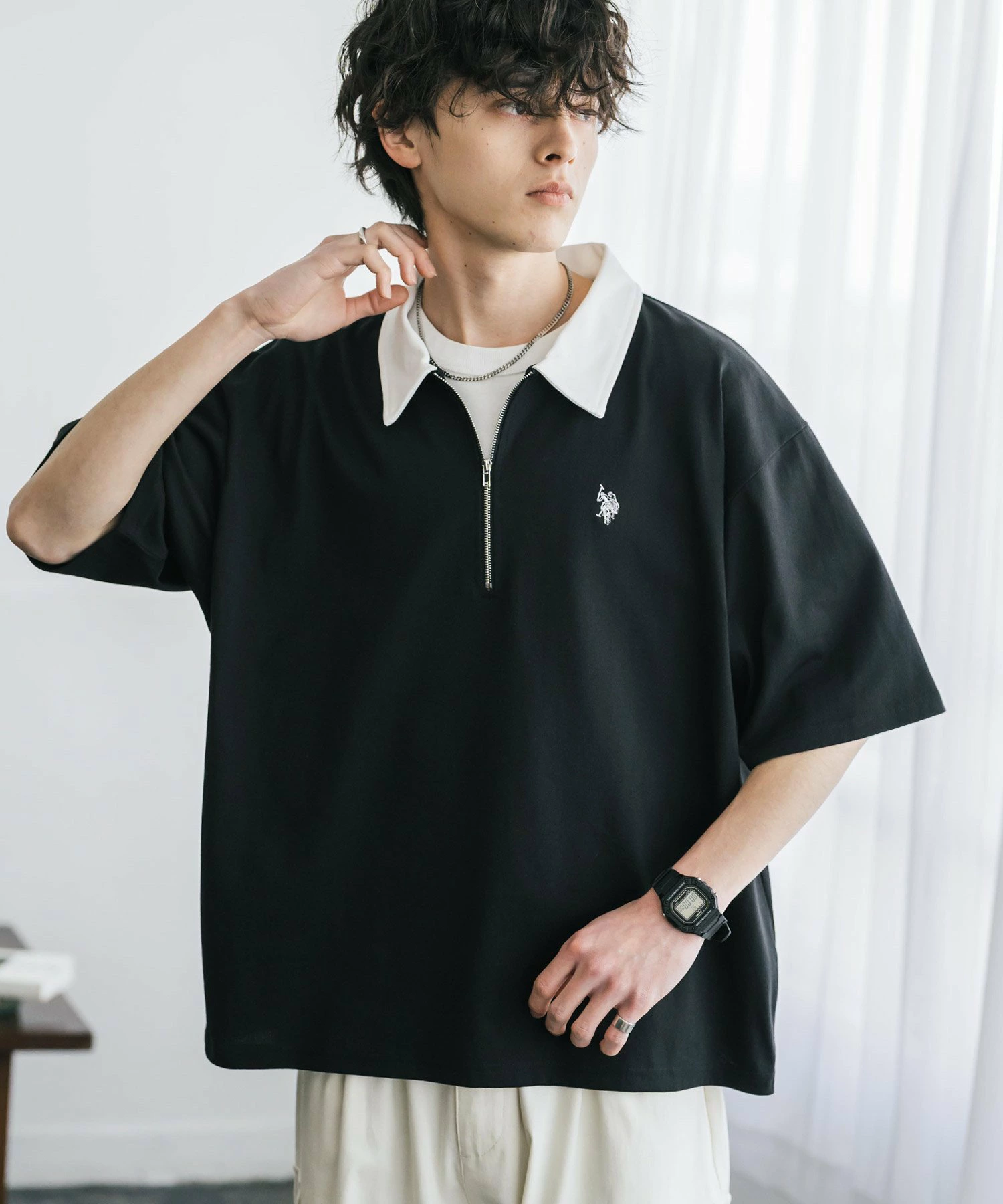添加了新颜色 U.S. POLO ASSN。一点标志刺绣针织短袖半拉链 Polo 衫
