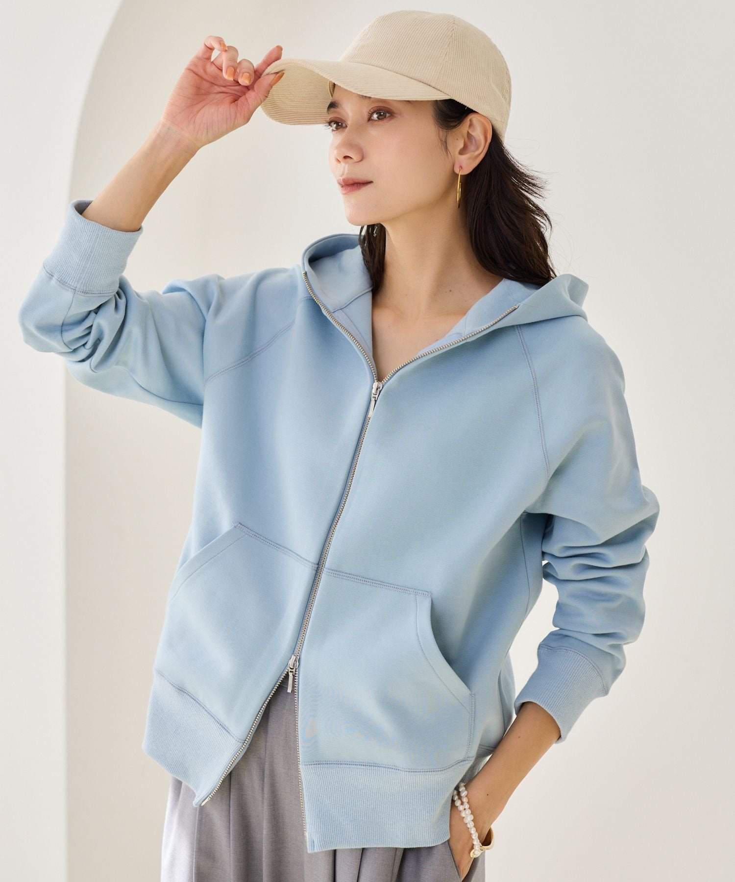 NEW W 脸连帽衫 [WEB 限定颜色和尺码]