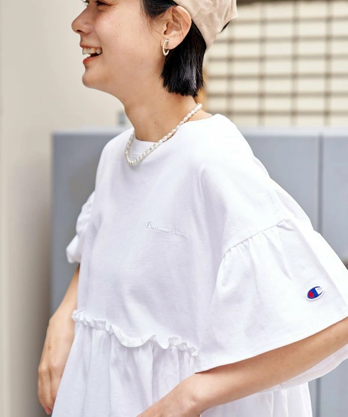 Champion 定制切换缩褶袖喇叭 T 恤 全部 4 种颜色